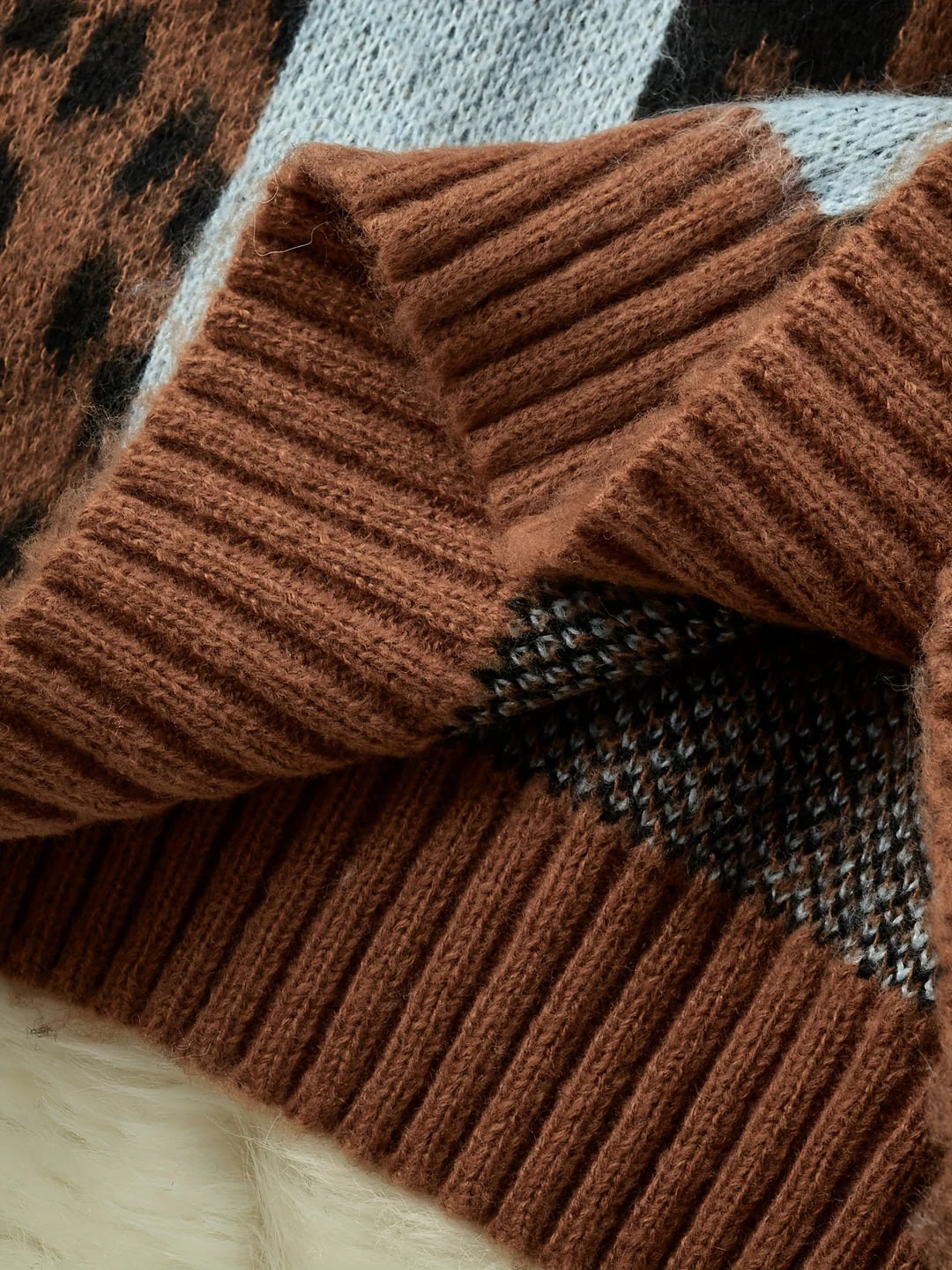 KAROLINA SWEATER